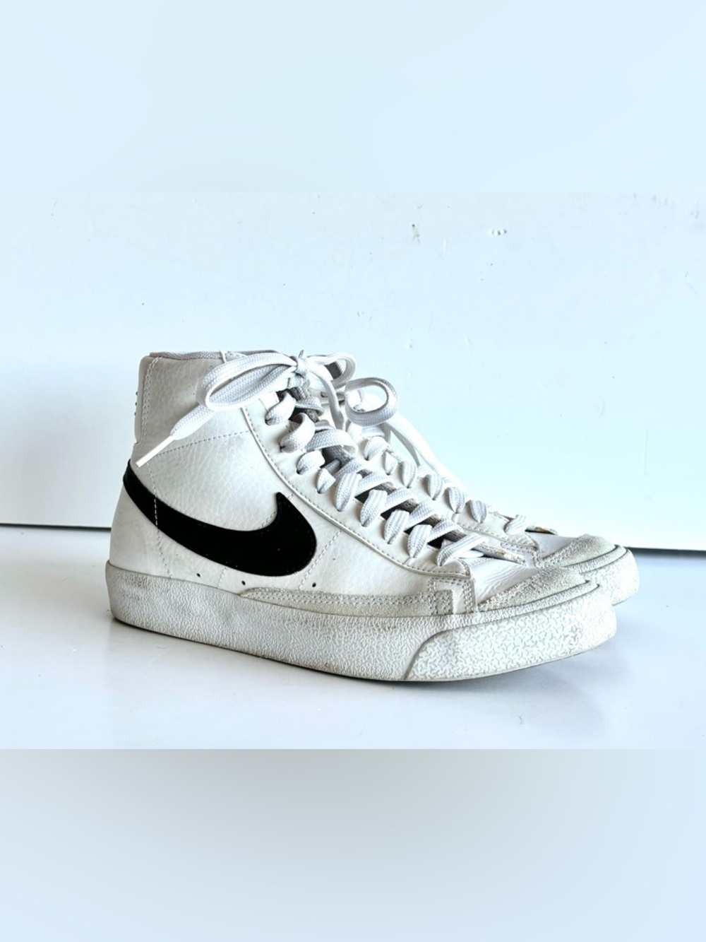 Unisex 5.5 Y NIKE Blazer Mid 77 White Black DA4086-100 Youth High Tops